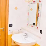 Otranto: Independent In An Elegant Residential Area, 550m From The Sea Semesterbostad *