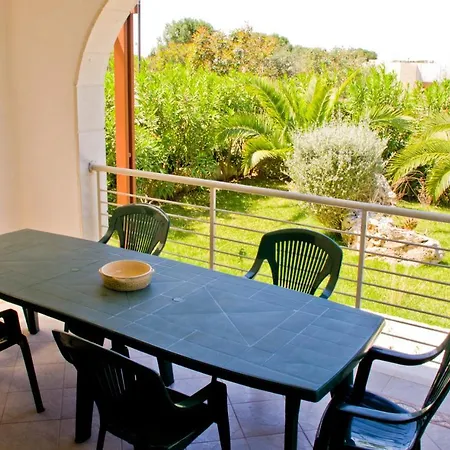 Semesterbostad Otranto: Independent In An Elegant Residential Area, 550m From The Sea