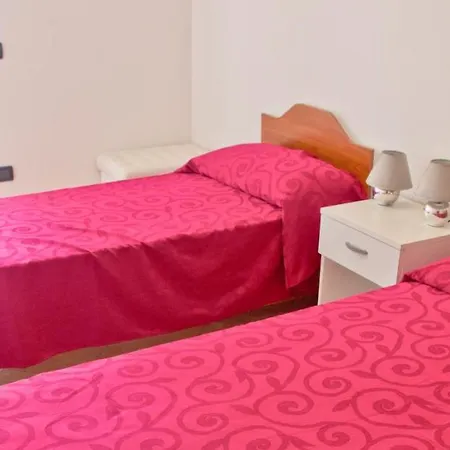 Otranto: Independent In An Elegant Residential Area, 550m From The Sea Semesterbostad Otranto